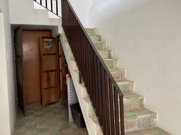 SE VENDE CASA DE DOS NIVELES EN EL CENTRO HISTORICO DE LA CIUDAD DE CAMPECHE.
