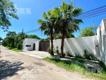 SE VENDE ESPECTACULAR Y MODERNA CASA EN IMI, CAMPECHE.