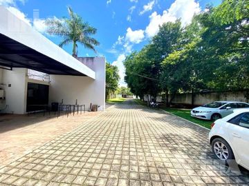 SE VENDE ESPECTACULAR Y MODERNA CASA EN IMI, CAMPECHE.