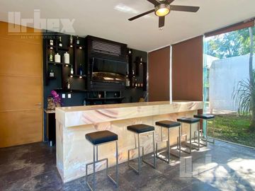 SE VENDE ESPECTACULAR Y MODERNA CASA EN IMI, CAMPECHE.