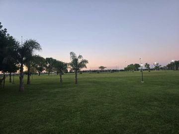 Venta Espectacular Lote a Laguna 1300 m2 Apto Cred