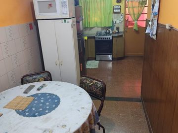 VENTA CASA 5 AMB.MUNRO, 4 DORMITORIOS, COCH,PATIO