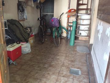 VENTA CASA 5 AMB.MUNRO, 4 DORMITORIOS, COCH,PATIO