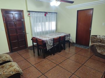 VENTA CASA 5 AMB.MUNRO, 4 DORMITORIOS, COCH,PATIO
