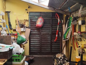 VENTA CASA 5 AMB.MUNRO, 4 DORMITORIOS, COCH,PATIO