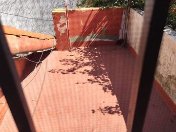 VENTA CASA 5 AMB.MUNRO, 4 DORMITORIOS, COCH,PATIO