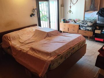 VENTA CASA 5 AMB.MUNRO, 4 DORMITORIOS, COCH,PATIO