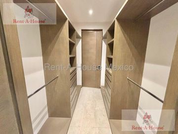 Departamento en Venta en Lomas de Tecamachalco, Naucalpan de Juarez JL 25-3496.