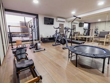Casa en Venta, 4 recamaras,  AMUEBLADA / EQUIPADA , Puerto Cancun , Canales
