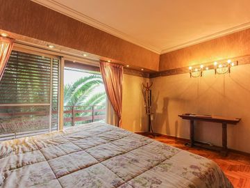 CASA 5 AMBIENTES VENTA FLORES QUINCHO PERMUTA