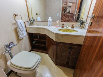 CASA 5 AMBIENTES VENTA FLORES QUINCHO PERMUTA