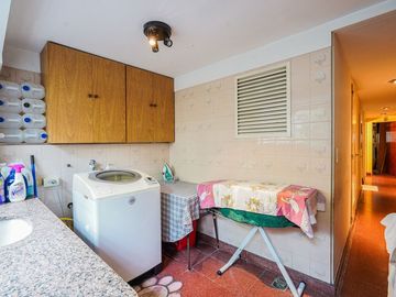 CASA 5 AMBIENTES VENTA FLORES QUINCHO PERMUTA