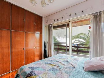 CASA 5 AMBIENTES VENTA FLORES QUINCHO PERMUTA