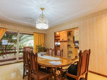 CASA 5 AMBIENTES VENTA FLORES QUINCHO PERMUTA