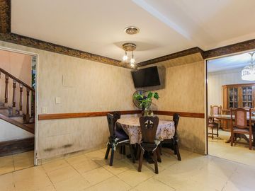 CASA 5 AMBIENTES VENTA FLORES QUINCHO PERMUTA