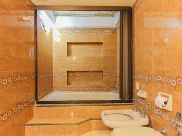 CASA 5 AMBIENTES VENTA FLORES QUINCHO PERMUTA