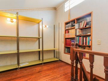 CASA 5 AMBIENTES VENTA FLORES QUINCHO PERMUTA