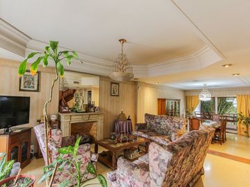 CASA 5 AMBIENTES VENTA FLORES QUINCHO PERMUTA