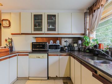 CASA 5 AMBIENTES VENTA FLORES QUINCHO PERMUTA