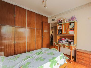 CASA 5 AMBIENTES VENTA FLORES QUINCHO PERMUTA