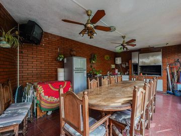 CASA 5 AMBIENTES VENTA FLORES QUINCHO PERMUTA