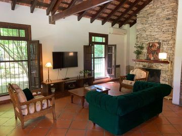 CASA VENTA ESCOBAR 3 AMBIENTES PISCINA GRAN PARQUE