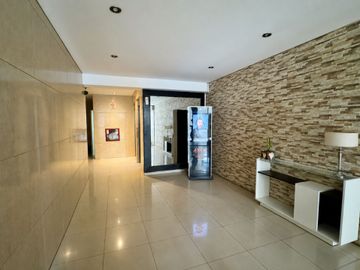 VENTA DEPARTAMENTO MONOAMBIENTE FLORES COCHERA
