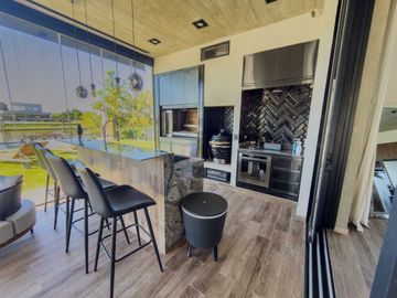 VENTA CASA 5 AMBIENTES EL CANTON BARRIO GOLF