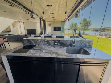 VENTA CASA 5 AMBIENTES EL CANTON BARRIO GOLF