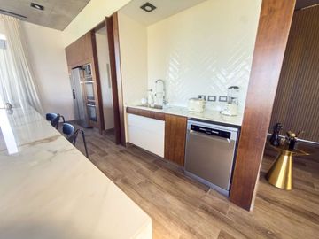 VENTA CASA 5 AMBIENTES EL CANTON BARRIO GOLF