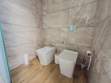 VENTA CASA 5 AMBIENTES EL CANTON BARRIO GOLF