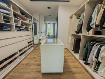 VENTA CASA 5 AMBIENTES EL CANTON BARRIO GOLF