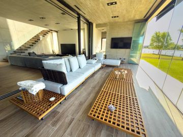 VENTA CASA 5 AMBIENTES EL CANTON BARRIO GOLF