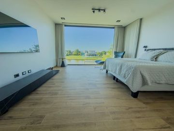VENTA CASA 5 AMBIENTES EL CANTON BARRIO GOLF