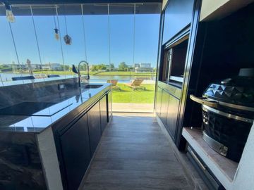 VENTA CASA 5 AMBIENTES EL CANTON BARRIO GOLF