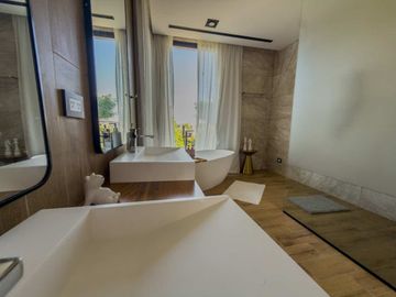 VENTA CASA 5 AMBIENTES EL CANTON BARRIO GOLF