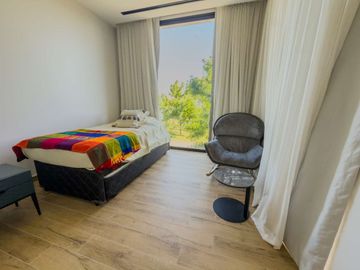 VENTA CASA 5 AMBIENTES EL CANTON BARRIO GOLF
