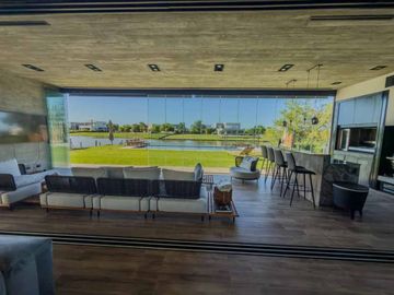 VENTA CASA 5 AMBIENTES EL CANTON BARRIO GOLF