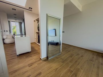 VENTA CASA 5 AMBIENTES EL CANTON BARRIO GOLF