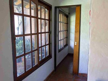 Venta CASA 5 ambientes Olivos pileta jardin