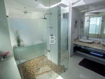 Penthouse Frente Al Mar En Venta Equipado