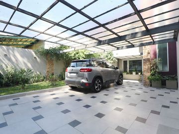 Venta Casa 6 ambientes Villa Luro c/pileta
