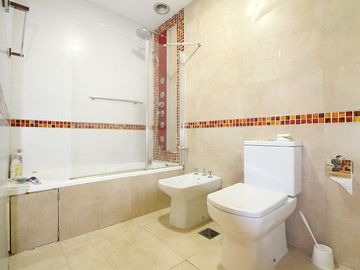 Venta Casa 6 ambientes Villa Luro c/pileta