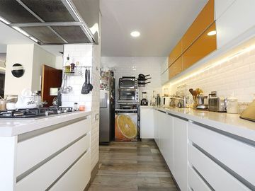 Venta Casa 6 ambientes Villa Luro c/pileta