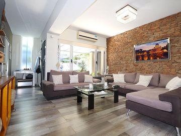 Venta Casa 6 ambientes Villa Luro c/pileta