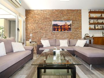 Venta Casa 6 ambientes Villa Luro c/pileta