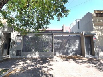 Venta Casa 6 ambientes Villa Luro c/pileta