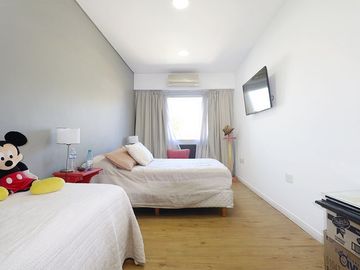 Venta Casa 6 ambientes Villa Luro c/pileta