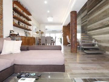 Venta Casa 6 ambientes Villa Luro c/pileta