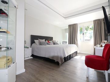 Venta Casa 6 ambientes Villa Luro c/pileta